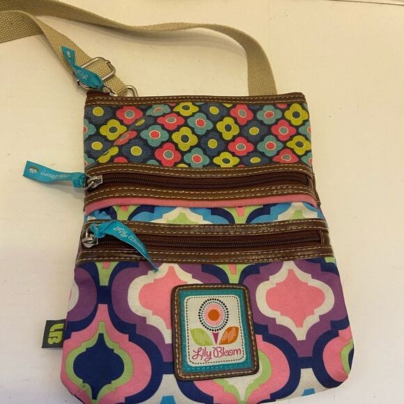 Lilly bloom crossbody 7.5x9.5 - Picture 2 of 4